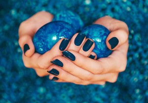 Saveti domaćica kako lako ukloniti mrlje sa ruku nakon Uskrsa