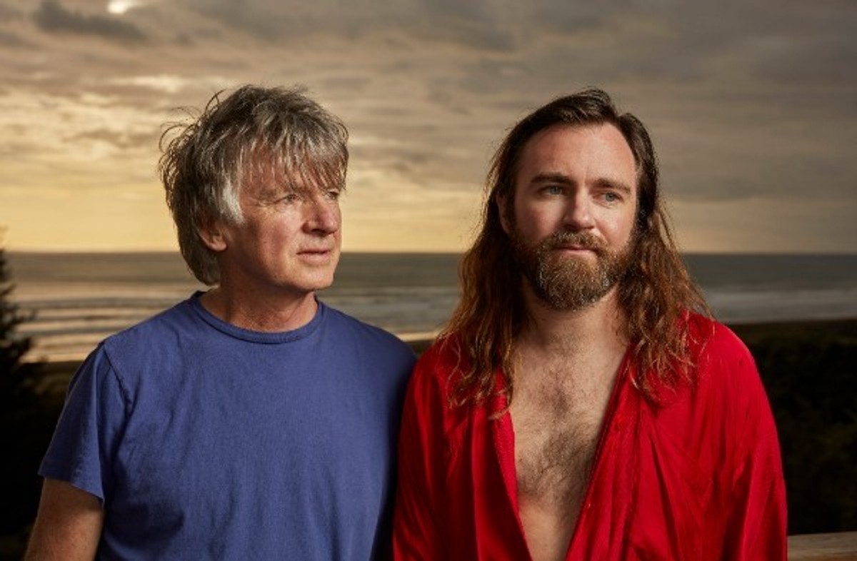 Neil Finn z Liamem Finnem. Ojciec i syn we wspólnym projekcie muzycznym