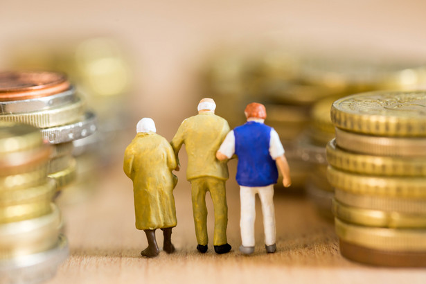 Podjęcie wypłaty emerytury ustalonej na dotychczasowych zasadach – jak wskazuje centrala ZUS – może być niekorzystne dla świadczeniobiorców.