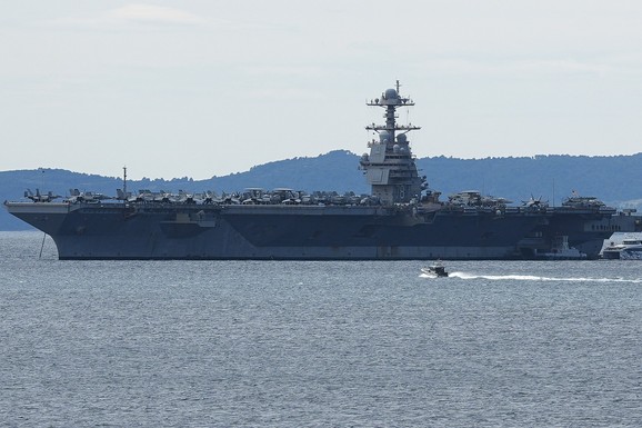 AMERIČKI NAJMOĆNIJI BROD NAPUSTIO SPLIT "Džerald R. Ford" i 4.500 članova posade završili misiju, misterija oko sledeće destinacije