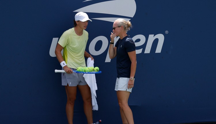 Wrze wokół Świątek i Abramowicz. Powrócił temat relacji tenisistki z psycholożką
