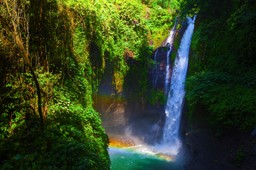 Trzęsienie ziemi w Indonezji: Wspinacze uwięzieni na szczycie Rinjani