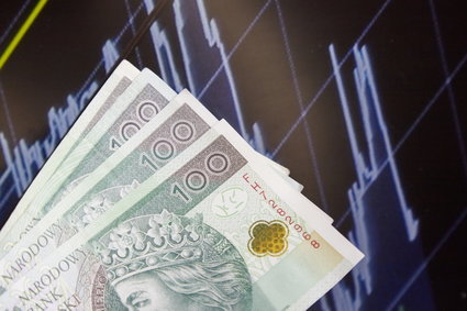 Kursy walut. Złoty znów słabnie, frank jest droższy niż euro