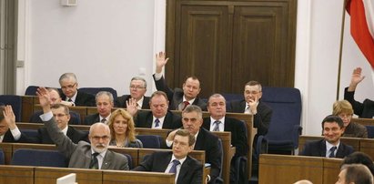 Senat wprowadza cięcia w finansowaniu partii