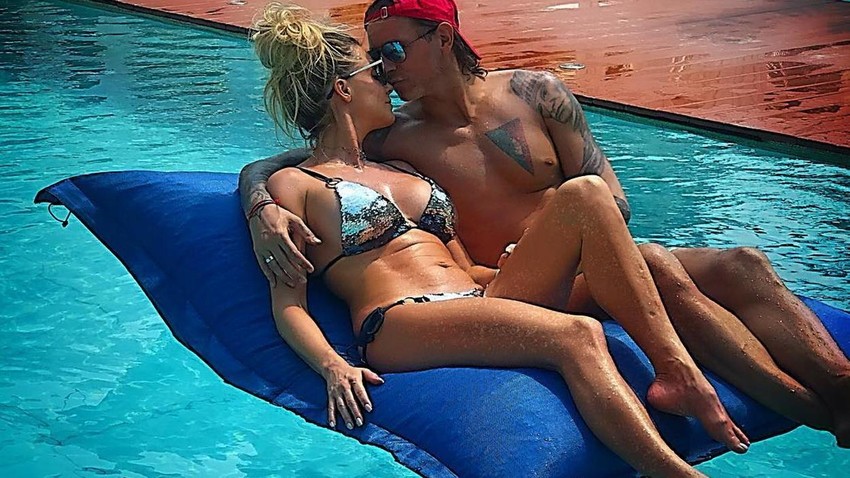 Małgorzata Rozenek-Majdan w bikini. Majdanowie na ...