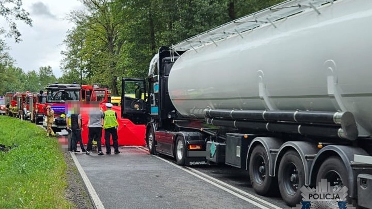 Cysterna zderzyła się z samochodem osobowym. Zginęły cztery osoby