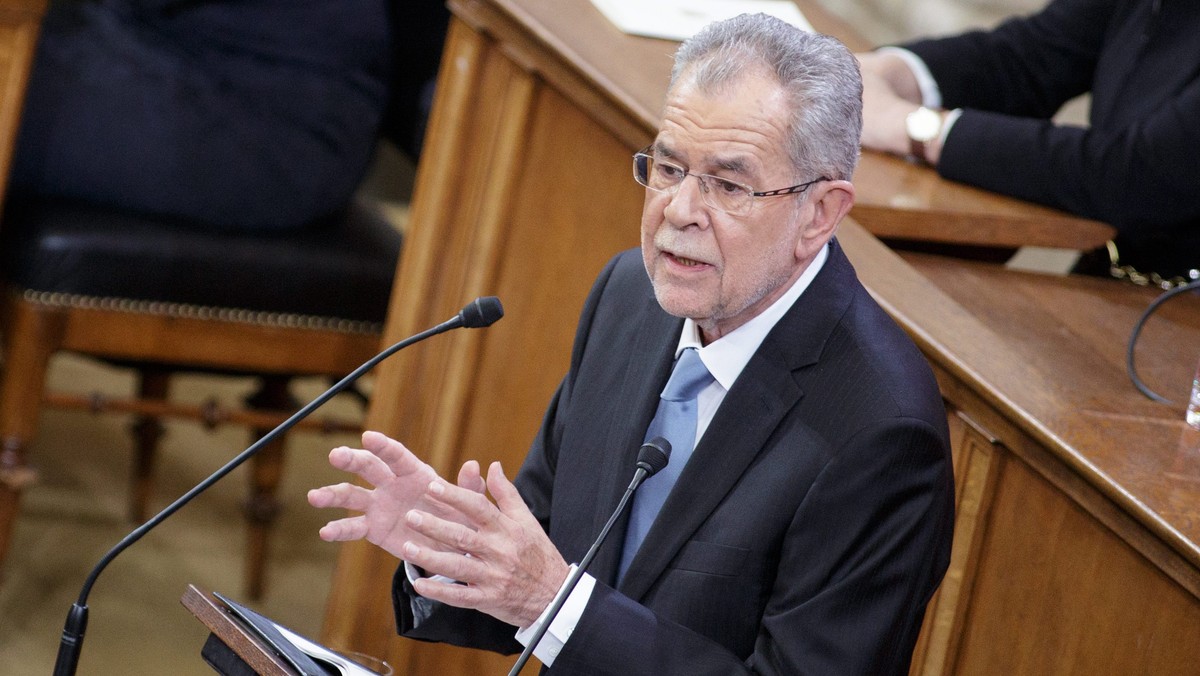 Nowym prezydentem Austrii jest od dziś 73-letni Alexander Van der Bellen, były szef Zielonych, który złożył przysięgę przed Zgromadzeniem Związkowym, obiema izbami parlamentu.