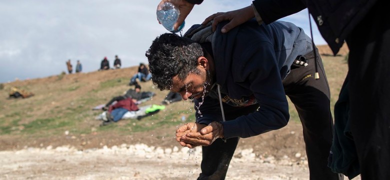Gazem w migrantów. Znów niespokojnie na granicy Grecji z Turcją