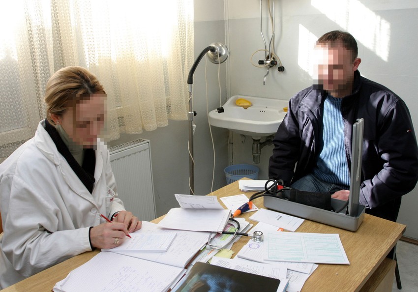 Pregled doktor pacijent