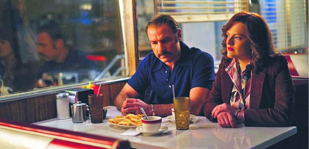 Liev Schreiber i Elisabeth Moss w filmie „Bleeder”.