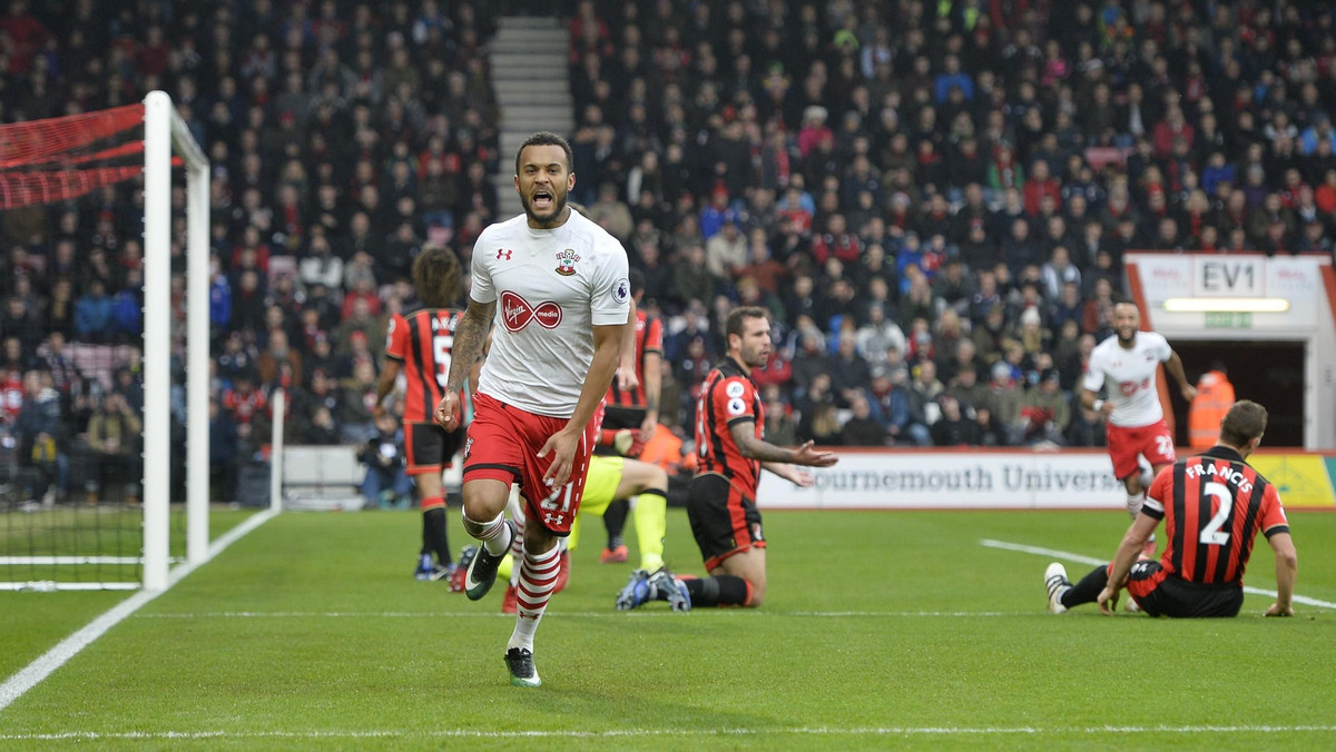 AFC Bournemouth przegrał z Southampton FC 1:3 (1:1) w pierwszym niedzielnym meczu 17. kolejki Premier League. Cały mecz w drużynie gospodarzy rozegrał Artur Boruc. Bohatem spotkania był jednak napastnik Świętych Jay Rodriguez, który w drugiej połowie dwukrotnie pokonał polskiego golkipera.