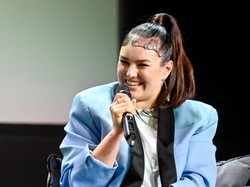 Chęć ujarzmienia baby hair weszła za mocno? Ewa Farna tłumaczy się z nietypowej fryzury [FOTO]