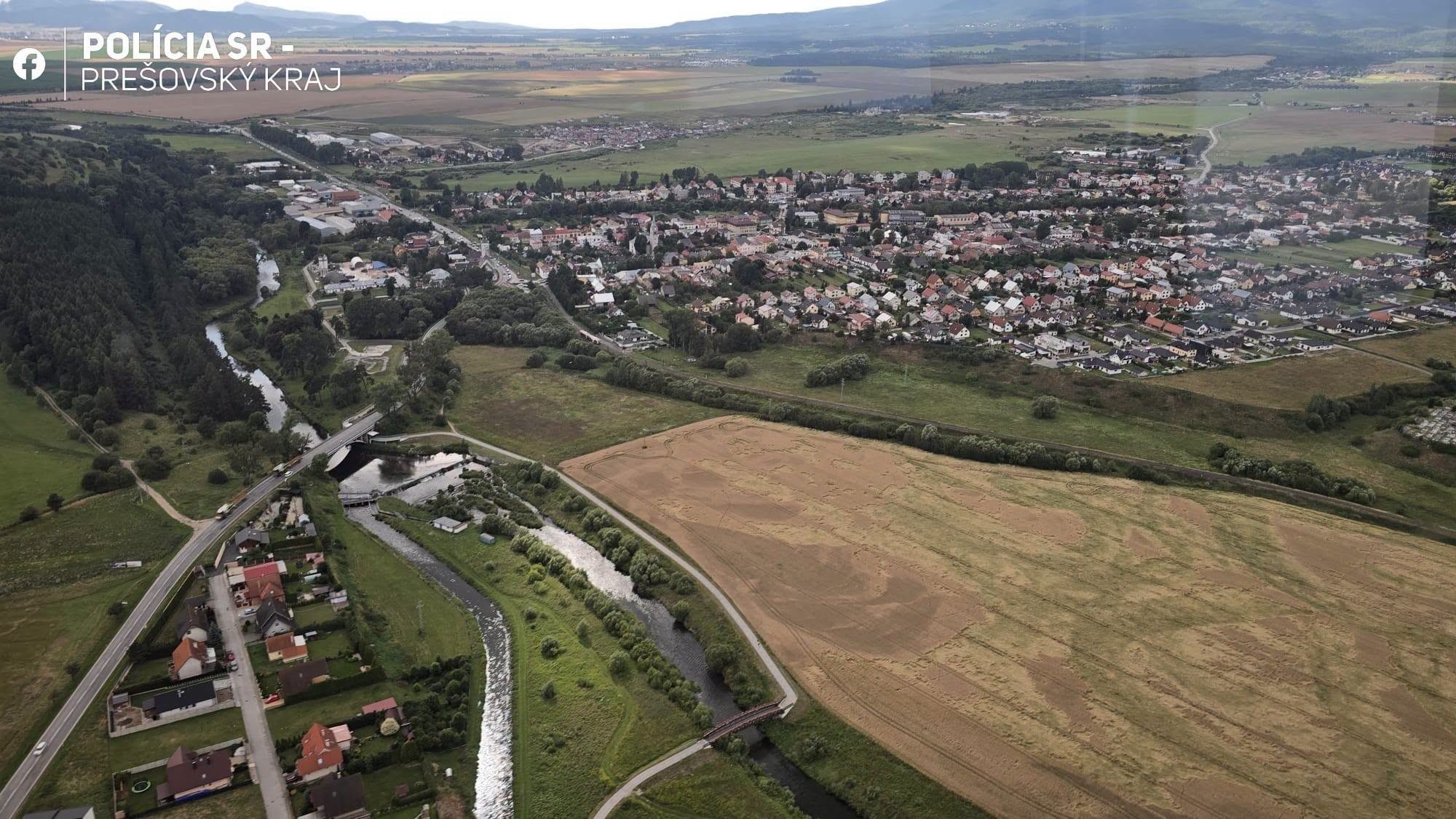 Polícia pátra po trojročnom chlapcovi v Huncovciach. 