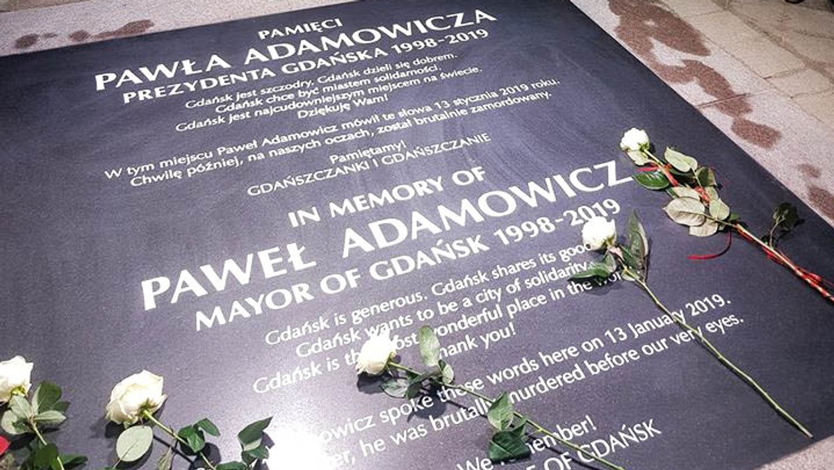 Gdańska. Odsłonięto tablicę Pawła Adamowicza