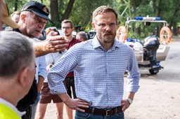 Wojewoda zachodniopomorski: Obserwujemy pogorszenie sytuacji. Wydobyto ok. 16 ton śniętych ryb z Odry