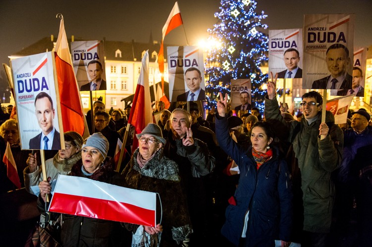 Manifestacja poparcia dla prezydenta Andrzeja Dudy