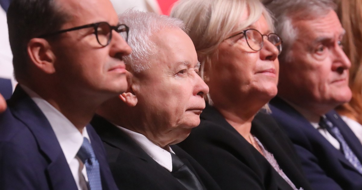 „W klanowym systemie Kaczyńskiego współpracę instytucji zastąpiły biesiady”