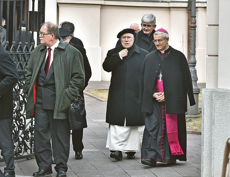 Zasedali do sada četiri puta: Mešovita komisija, koja od prošlog leta na inicijativu pape Franje razmatra ulogu kardinala Stepinca u istoriji