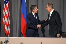 Ukraina tematem rozmów Blinkena i Ławrowa w Sztokholmie