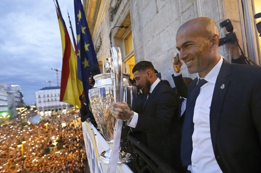 Real Madrid coach Zinedine Zidane steps down