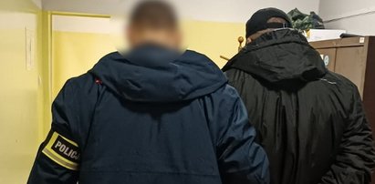 47-latek z Łodzi na widok policjantów zrobił się nerwowy. Oto co trzymał w łazience