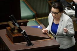 Zalewska: Zmiany w oświacie likwidują sprawdzian dla szóstoklasistów i dają możliwość odwołania się od matury