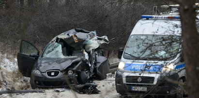 TIR zmiażdżył auto. 31-letnia kobieta nie żyje!