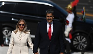 Nikolas Maduro, Silija Flores
