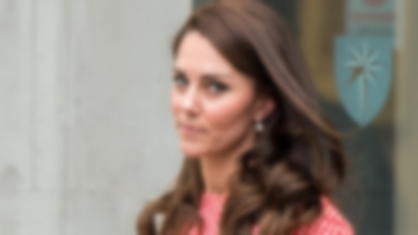 Księżna Kate w dziewczęcej stylizacji na spotkaniu w Londynie. Jak wypadła?