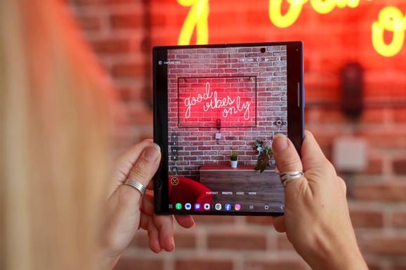 Samsungov novi savitljivi pametni telefon stiže: Mogao bi da zaseni i Galaxy Z Fold, dolazi sa većom baterijom