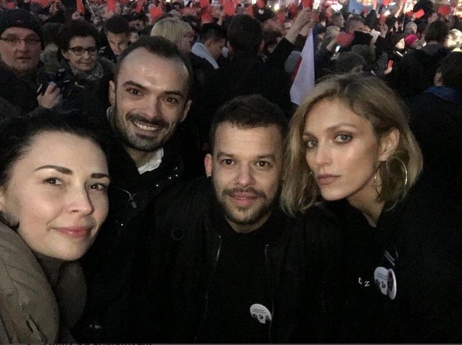 Michał Piróg i Anja Rubik na Strajku Kobiet