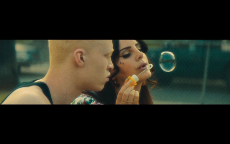 Lana Del Rey i Shaun Ross w filmie 'Tropico'