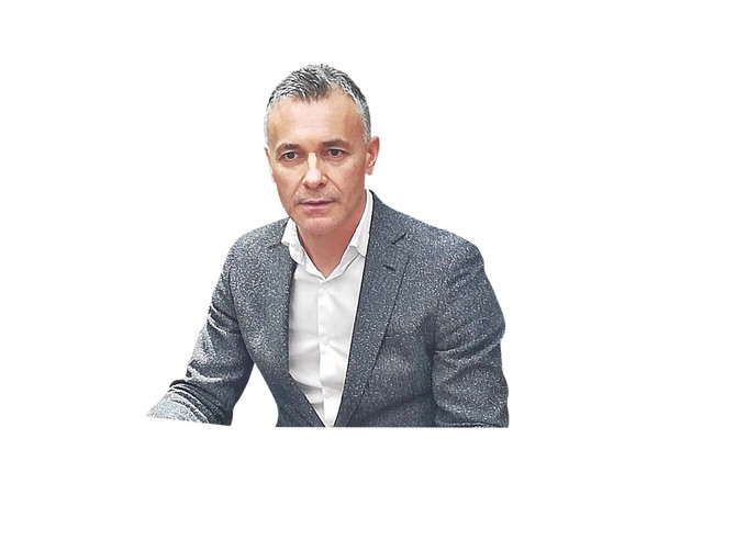 Ass. dr Dejan Dimitrijević, specijalista ginekologije i akušerstva