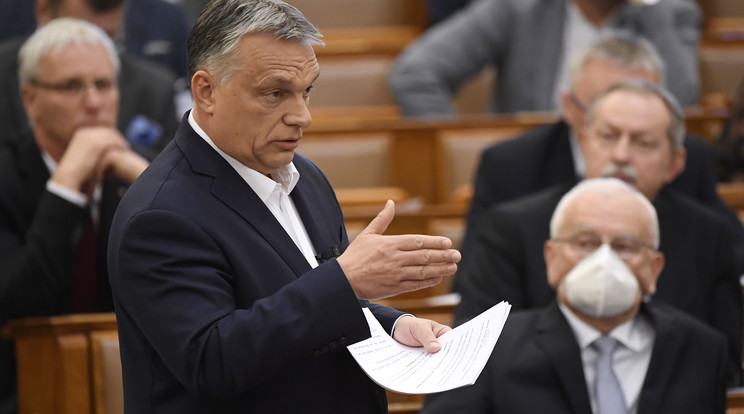 Orbán Viktor miniszterelnök napirend előtt felszólal az Országgyűlés plenáris ülésén / Fotó: MTI Kovács Tamás