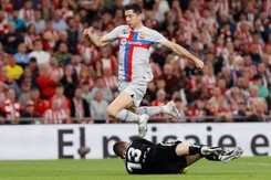 Lewandowski wrócił do gry. Szczęśliwa wygrana Barcelony [WIDEO]