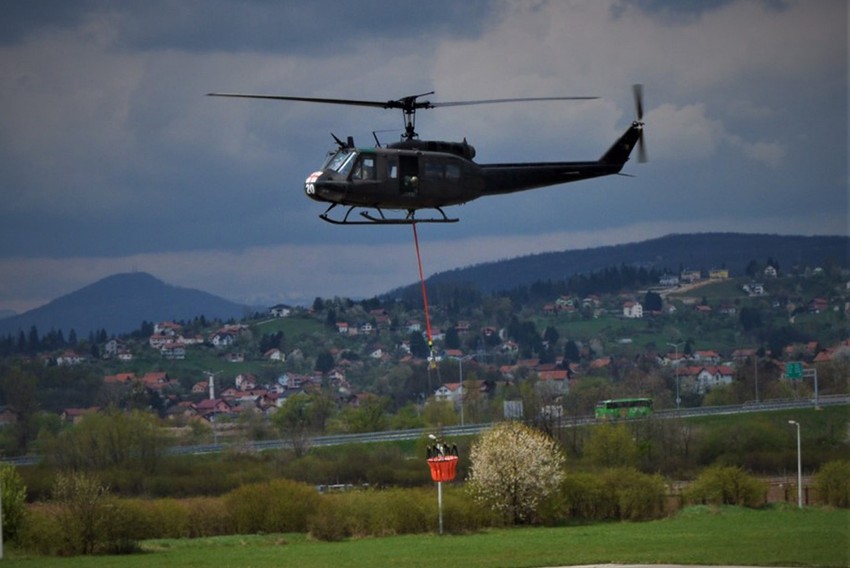 Po nalogu Aleksandra Vučića i Aleksandra Vučića, 4 helikoptera su odletela za Makedoniju