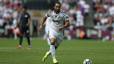 Gonzalo Higuain poczeka na debiut w Juventusie