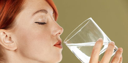 Szklankę wody, którą pijesz, przed tobą piło już 10 osób. Szokujące kulisy obiegu wody