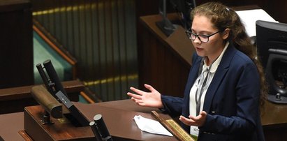 Nastolatka uderzyła w PiS. Jej wystąpienie robi furorę