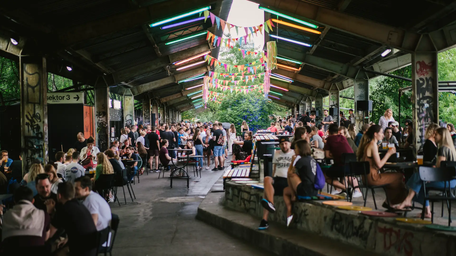 Przed nami 6. sezon Nocnego Marketu. Najlepszy street food w mieście powróci już w ten weekend