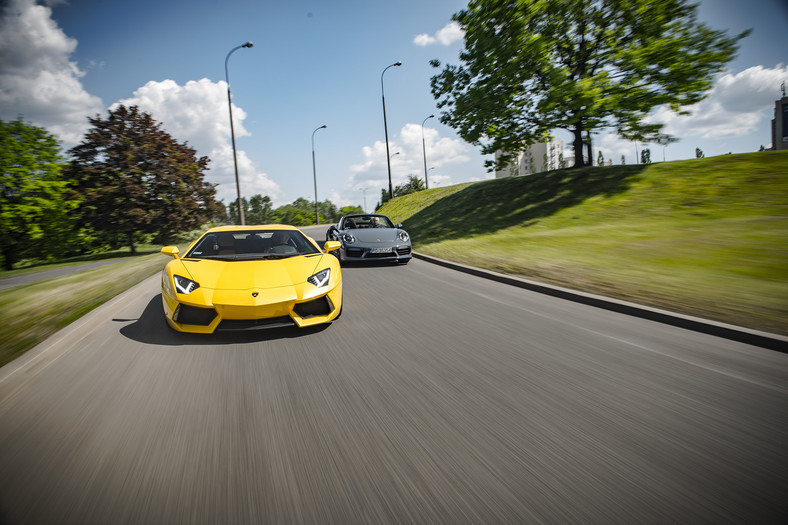 Lamborghini Aventador Coupe vs. Porsche 911 Tubo Cabrio