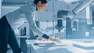 Anna Worwa: Pracownika trzeba przygotować do zmian technologicznych [PODCAST]