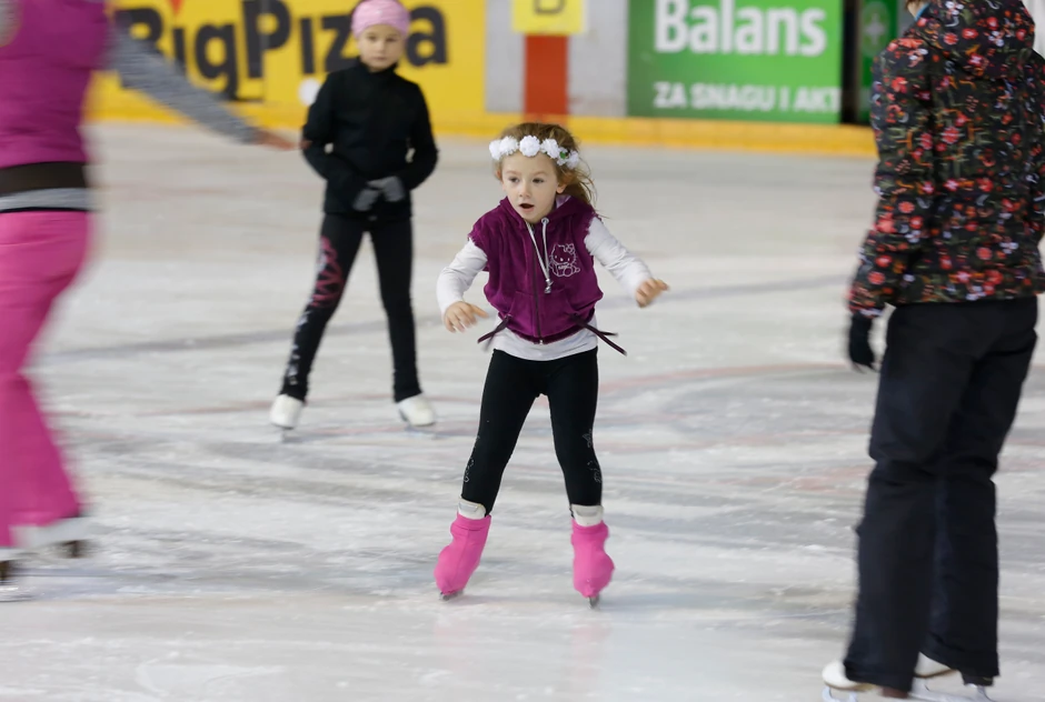 Elena, najmlađa klizačica