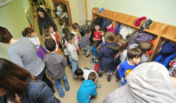 Novi Sad 3256 vrtic zabaviste obdaniste u radnickoj ulici foto robert getel