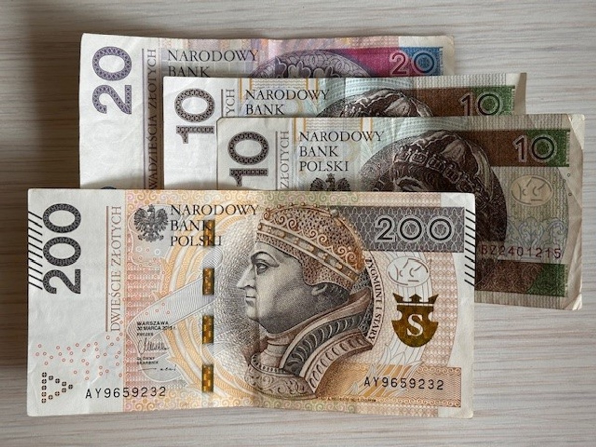 Ulga dla pracujących seniorów 2025 - PIT-0 - pytania i odpowiedzi