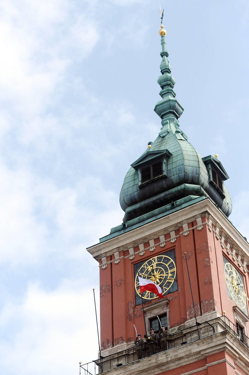 Pawłowicz oburzona flagą na Zamku Królewskim
