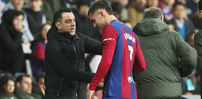 Napastnik Barcelony zalał się łzami. Musiał pocieszać go Xavi