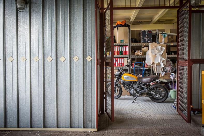 Scrambler Ducati czeka na malowanie i przeróbki