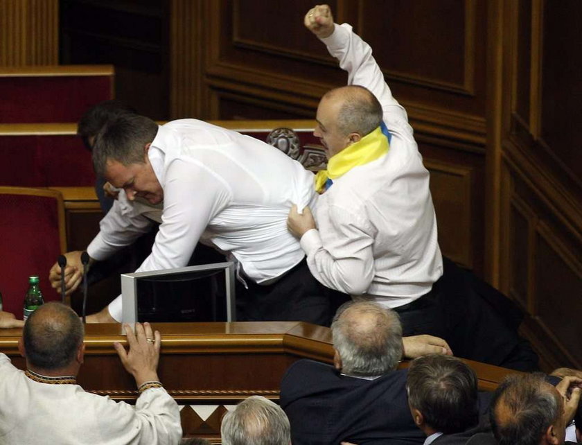 Bójka w ukraińskim parlamencie