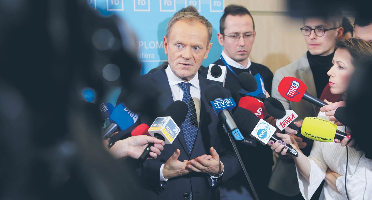 O czym mówił szef Europejskiej Partii Ludowej? Ocenił, że nie znajdzie się w przewidywalnej przyszłości w Polsce ktoś, kto zadeklarowałby polityczny program wyprowadzenia naszego kraju z UE.